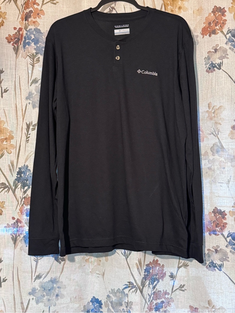 Columbia Black Long-Sleeve Henley Tee